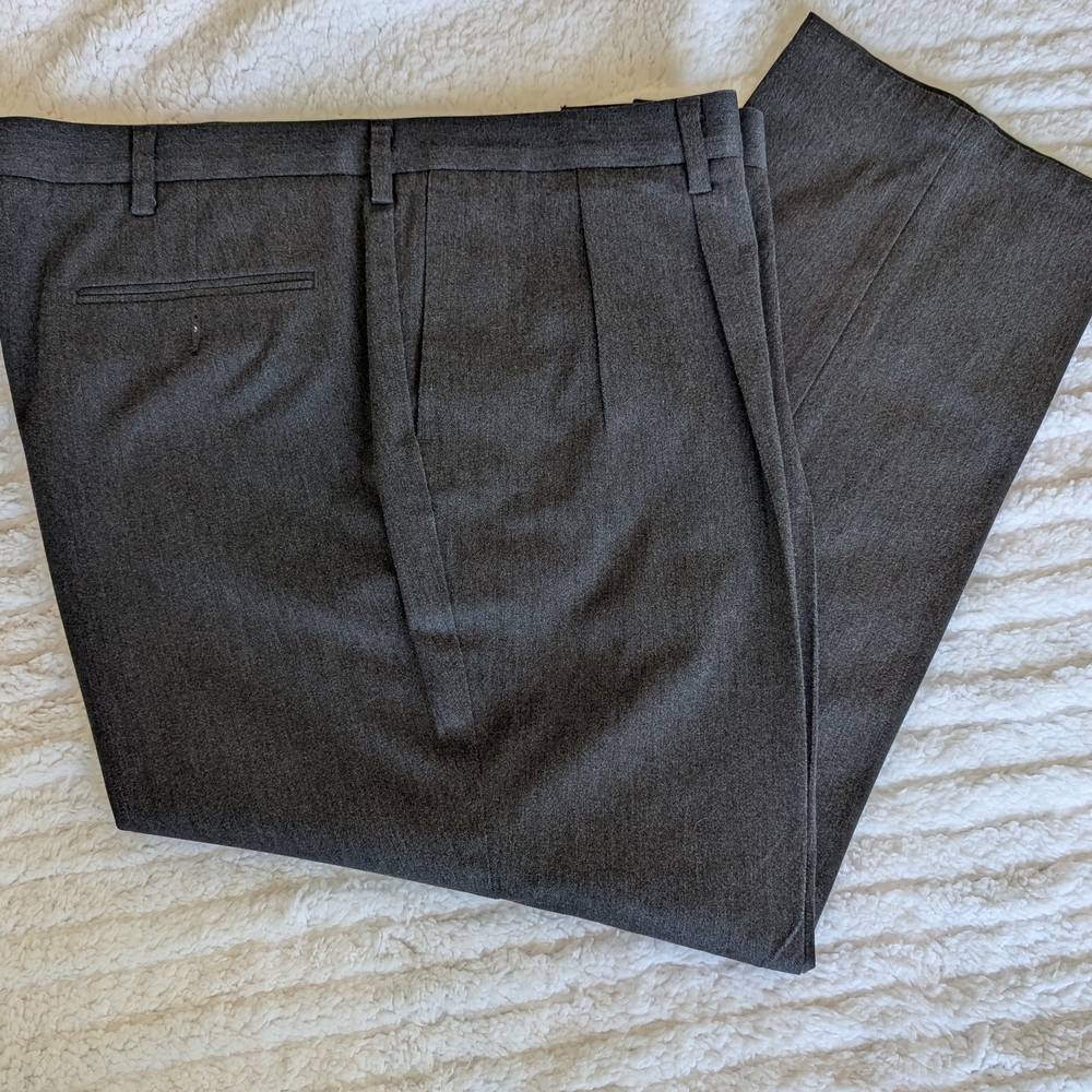 Dockers Gray Classic Fit Dress Pants for Men W42 L30